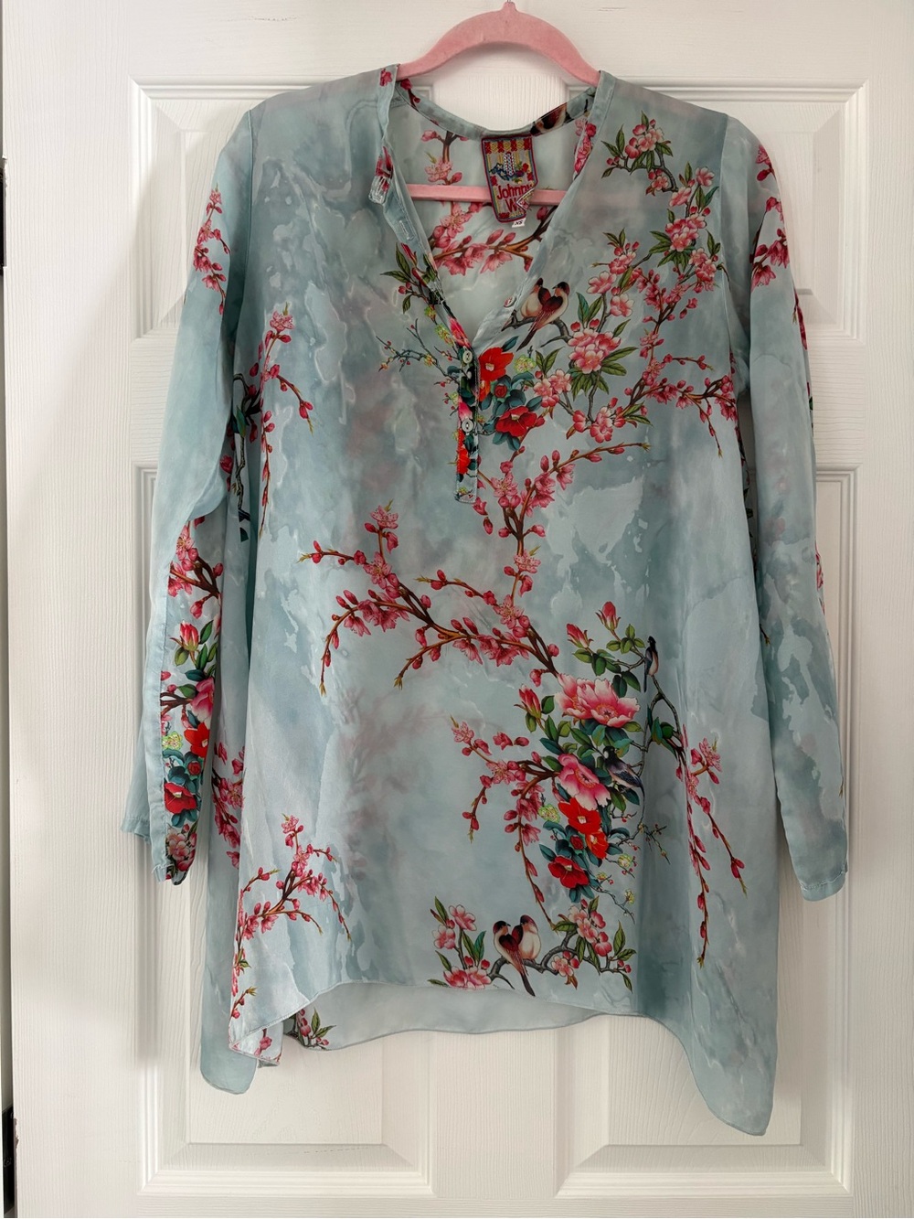 Johnny Was Oversized Light Blue Floral V-Neck Tunic with Pink & Red Blossoms